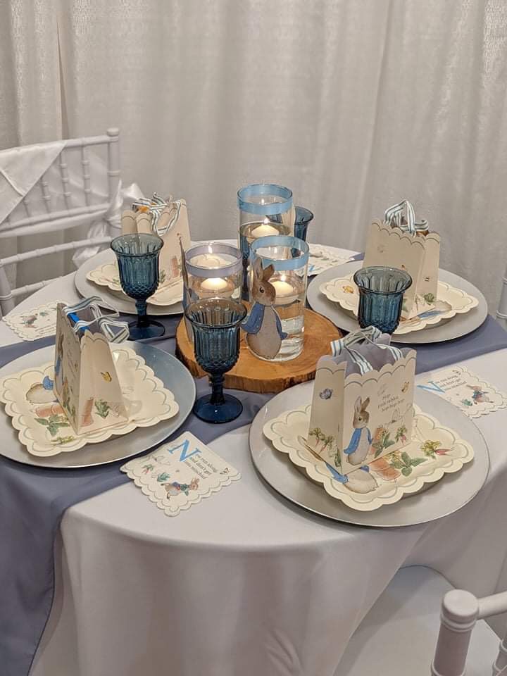 Guest table decor place settings