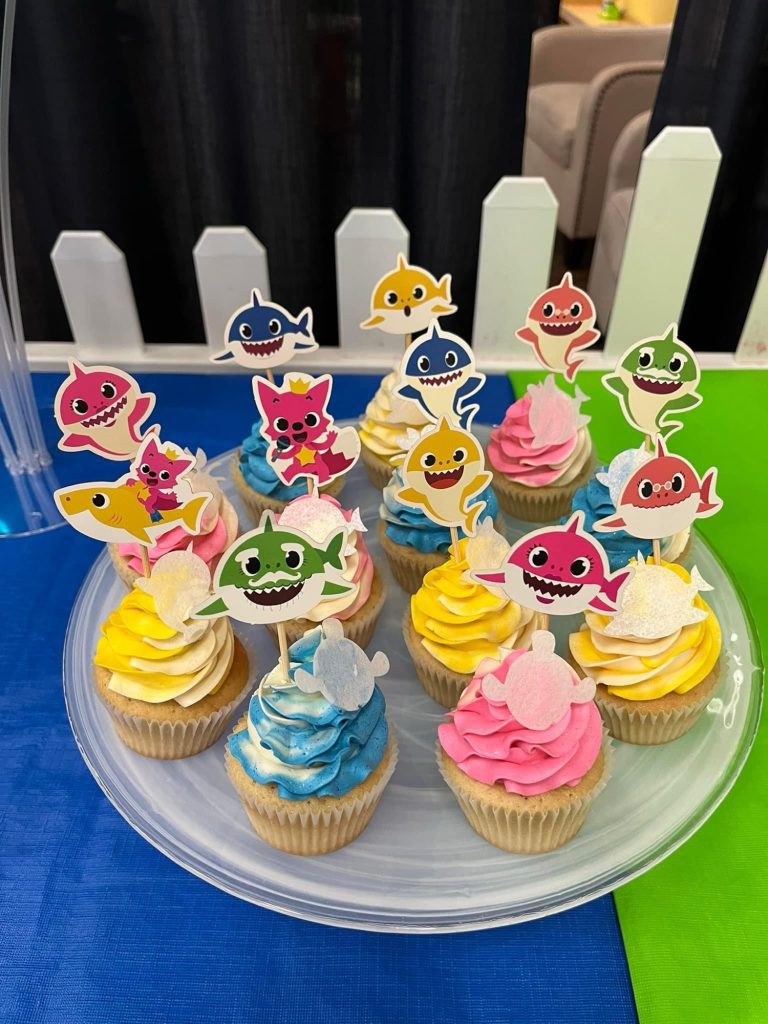 baby shark cupcakes